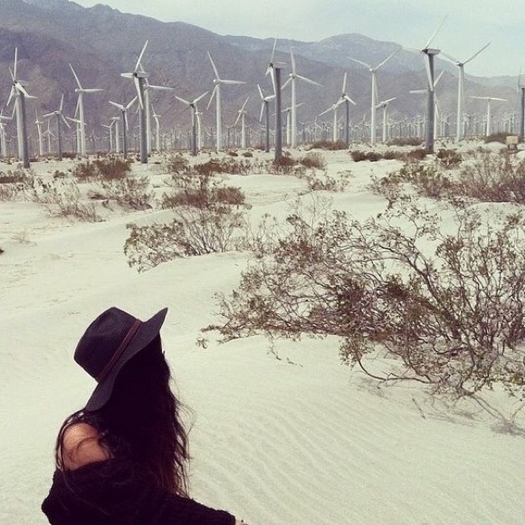 Profile Picture of Danielle Robles (@daniellerobles) on Poshmark