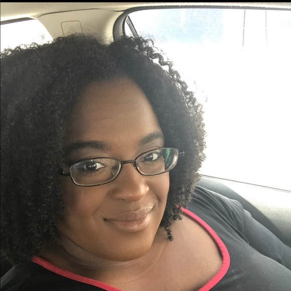 Profile Picture of Cleopatra Casimir (@cctwin06) on Poshmark