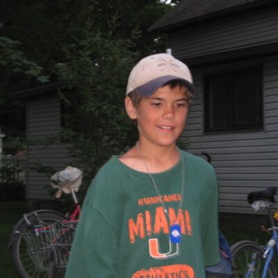 Profile Picture of Brandon Grossman (@brandonrobert67) on Twitter