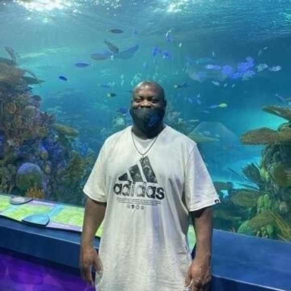 Dwayne Woods - Poshmark Profile Picture of Dwayne Woods (@dwaynewoods48) on Poshmark