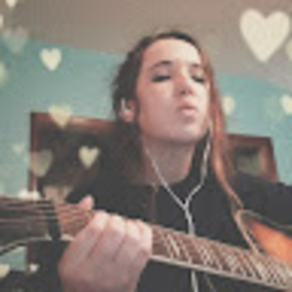 Profile Picture of Miranda Mccroskey (@mirandamccroske) on Poshmark