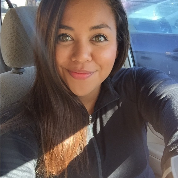 Profile Picture of Cindy Escobar (@sininin) on Poshmark