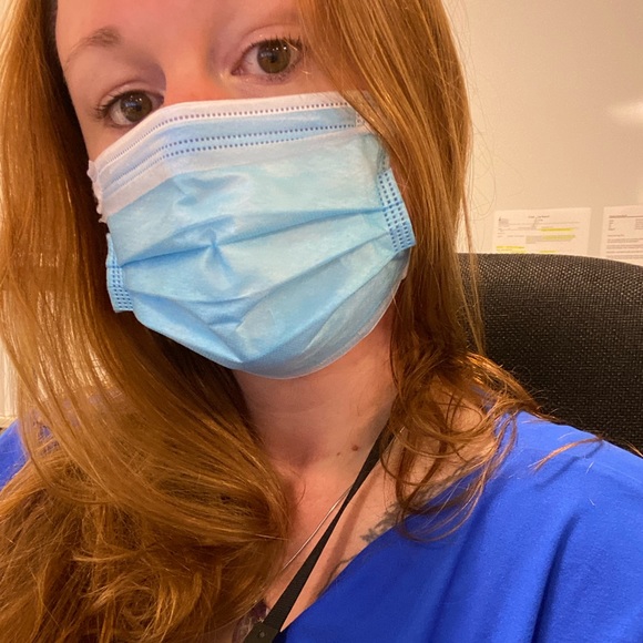 Profile Picture of Amanda Hayles (@amanda_hayles) on Poshmark