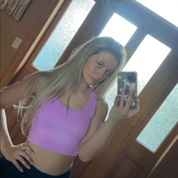 Profile Picture of Ruby Ihle (@rubyssclosett) on Poshmark