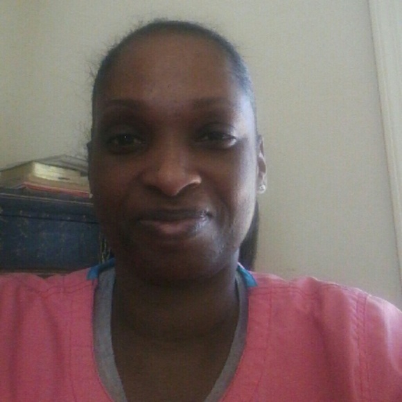 Profile Picture of Delores Fulton (@defulton68) on Poshmark