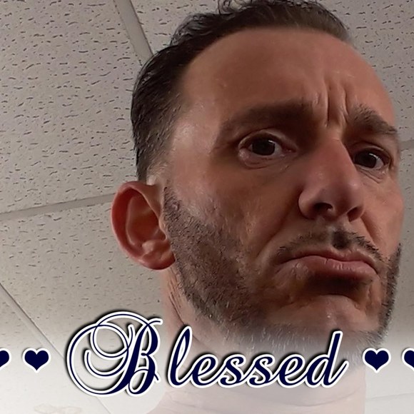 Profile Picture of Joe Shumsky (@josephshum73) on Poshmark