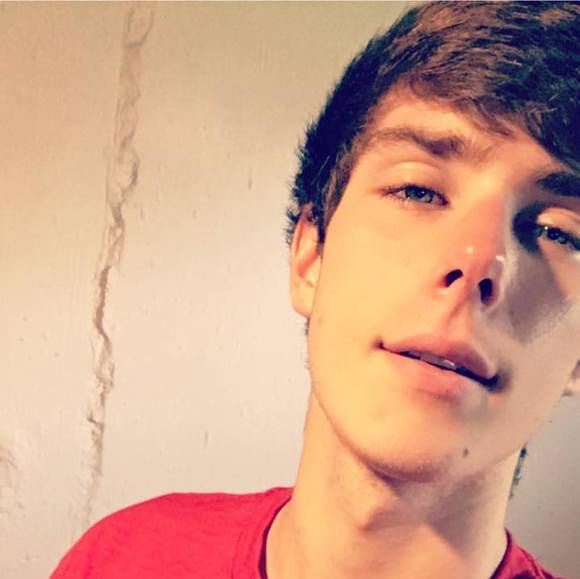 Profile Picture of Carter Reid (@bublitzcarter01) on Poshmark