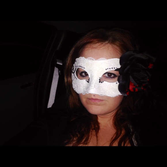 Profile Picture of Ashley Theuer (@spash) on Poshmark