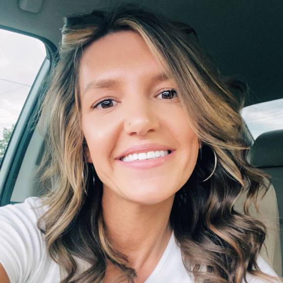 Profile Picture of Sydney Vullo (@vullosyd) on Poshmark