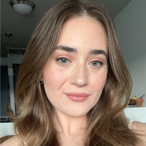 Profile Picture of Christina Vansickle (@christinavansic) on Poshmark