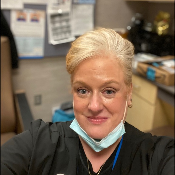 Profile Picture of Debbra Kuklish (@debbralynn71) on Poshmark