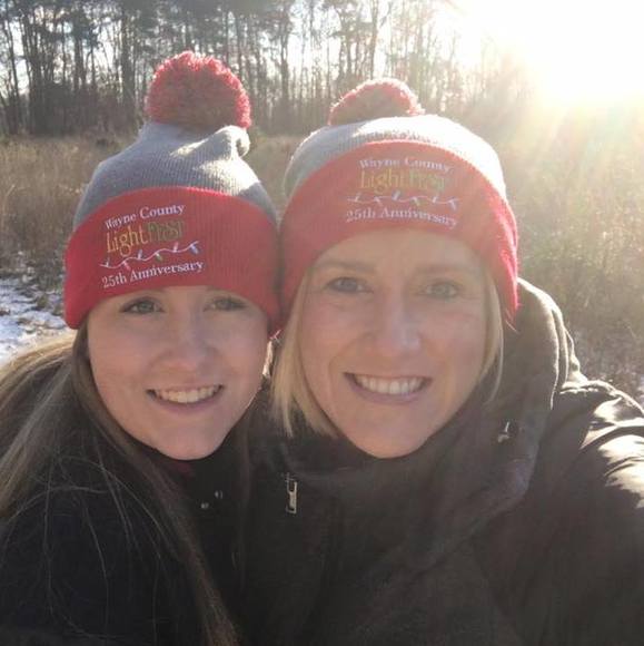 Profile Picture of Crystal Donohue (@cld8152) on Poshmark