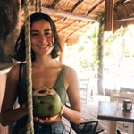 Profile Picture of Carol Bottaro (@yogimacaroli) on Instagram