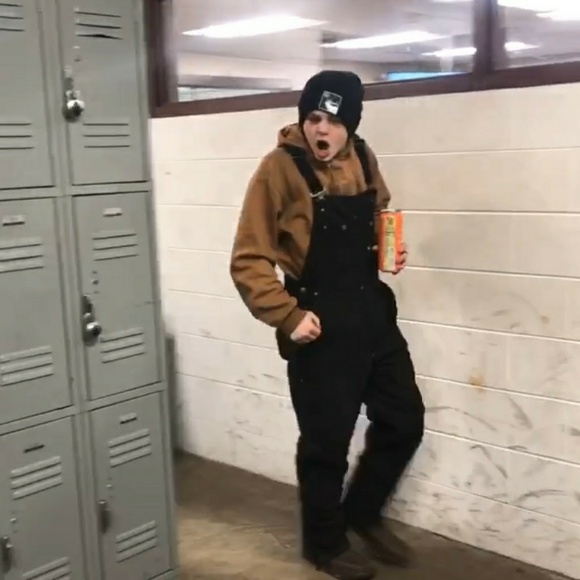 Profile Picture of Ralph Desantis (@ralphdesantis) on Poshmark