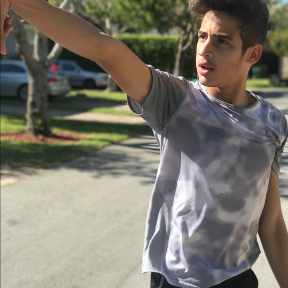 Profile Picture of Gabriel Campillo (@gapakima) on Poshmark