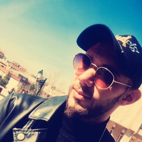 Profile Picture of Hamou Atmane (@atmanehamou5) on Poshmark