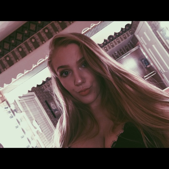 Profile Picture of Karsyn Wolpert (@karsynwolpert) on Poshmark