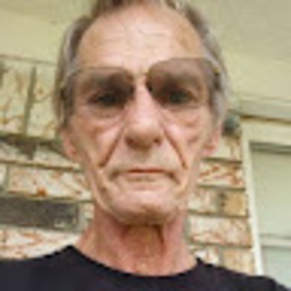 Profile Picture of Jeffrey Geary (@jeffreygeary41) on Poshmark