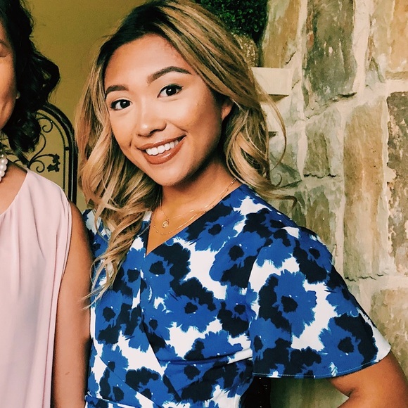 Profile Picture of Dani Ozoa (@daniozoa) on Poshmark