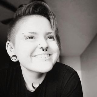 Profile Picture of Alicia Mello (@aliciaismello) on Facebook