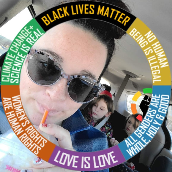 Profile Picture of Lindsay Barnes (@lbarnes91) on Poshmark