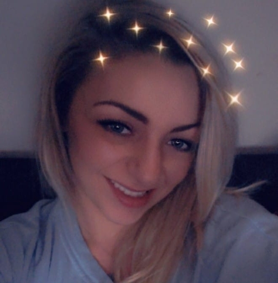 Profile Picture of Sunny-kate Sheldon (@sunknee27) on Poshmark
