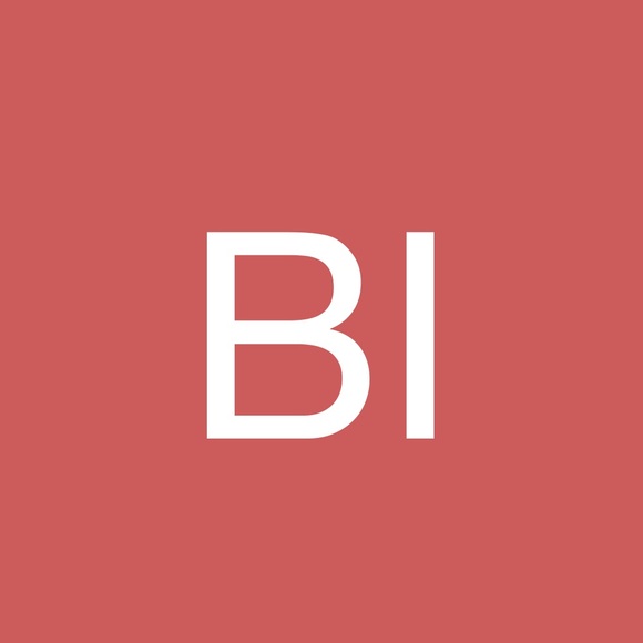 Profile Picture of Brittney Isphording (@brittneyiso) on Poshmark