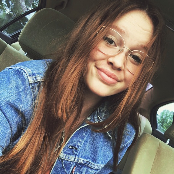 Profile Picture of Cayla Campbell (@caylascloset861) on Poshmark