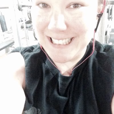 Profile Picture of Emily Hinds (@_eskimokiss_) on Twitter