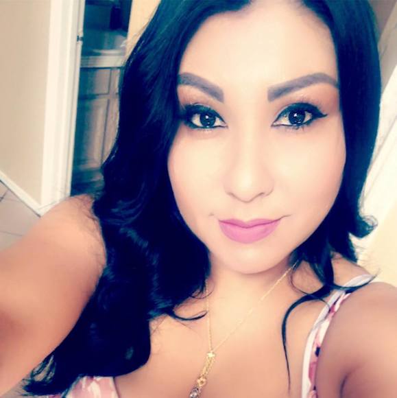 Profile Picture of Alejandra Zamora (@alechicabien) on Poshmark