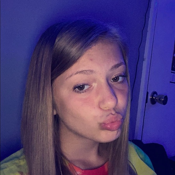 Profile Picture of Harper Kinman (@harperkinman) on Poshmark