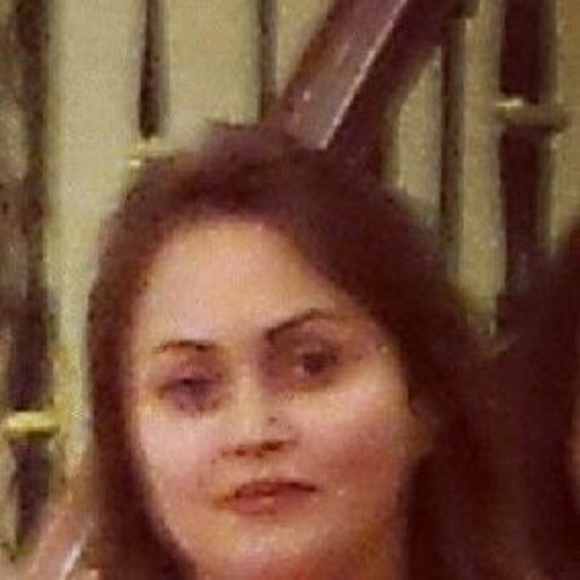 Profile Picture of Nina Tabatabaee (@nina_tabatabaee) on Poshmark