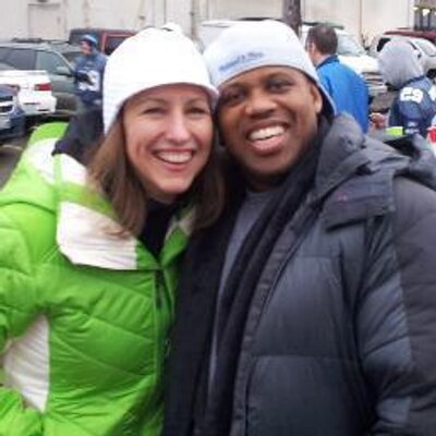 Profile Picture of Terry Hooks (@Smi1eAtTheWor1d) on Twitter