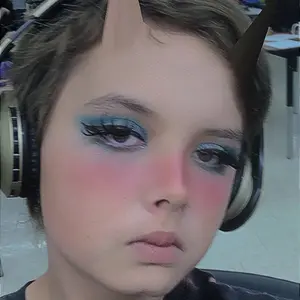 Profile Picture of Spade (@spadevanroonuwu) on Tiktok