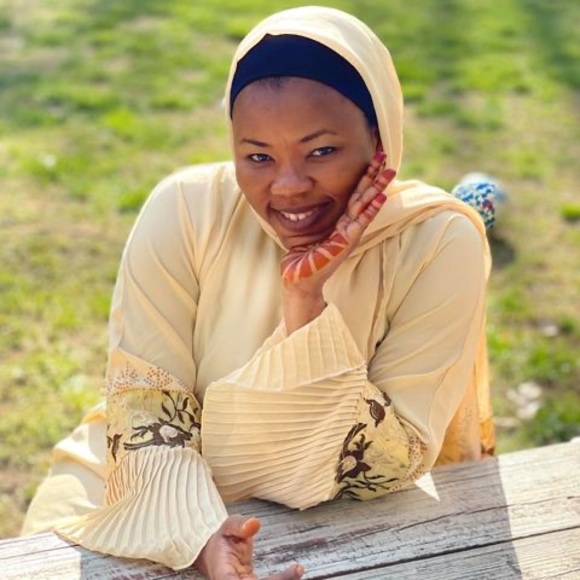 Sahadatu Awudu - Poshmark Profile Picture of Sahadatu Awudu (@sadabeb) on Poshmark