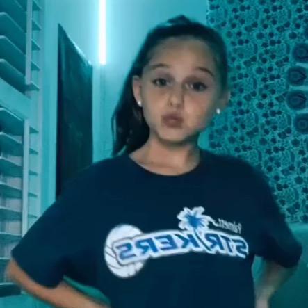 Profile Picture of Hi!!💕 (@ellesbean) on Tiktok