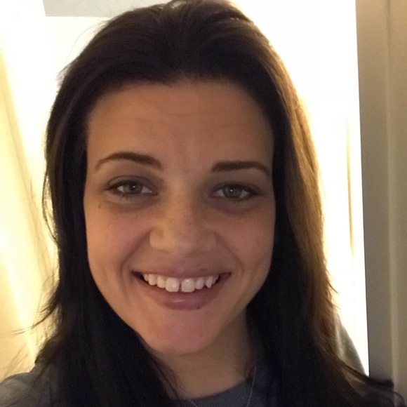 Profile Picture of Jill Nesser (@jnicole0814) on Poshmark