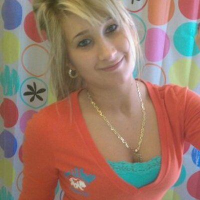 Profile Picture of Cassandra Roark (@SangieXOxo) on Twitter