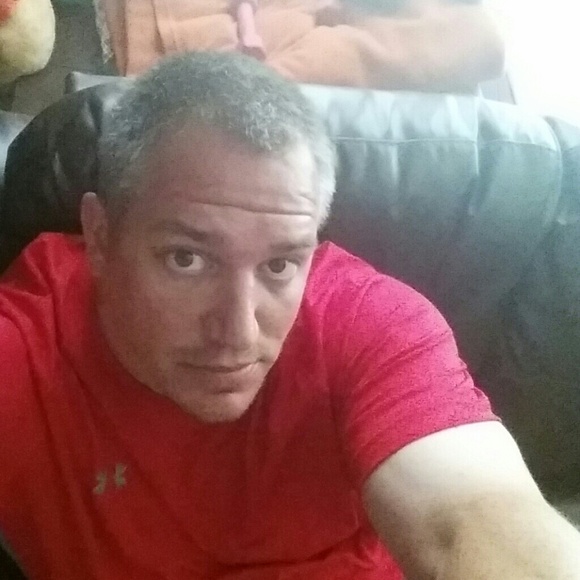 Profile Picture of Gregg Klein (@greggklein283) on Poshmark