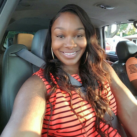 Profile Picture of Bianca Magee (@bianca_magee) on Poshmark