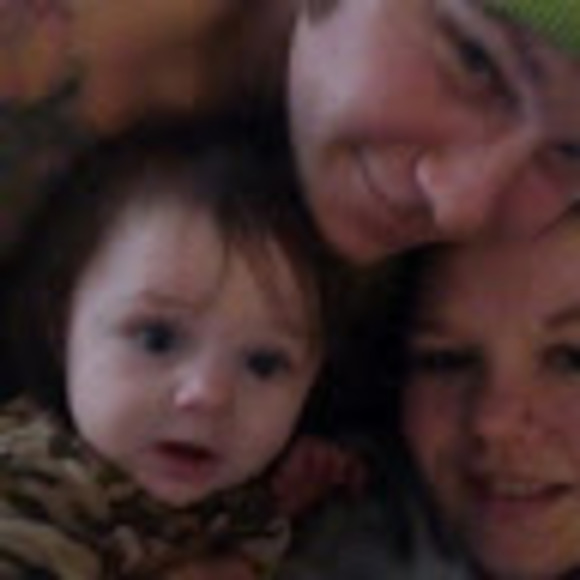 Profile Picture of Shayna Schmeltzer (@shaynaynay1115) on Poshmark