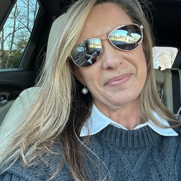 Profile Picture of Amy Hobgood (@ahobgood) on Poshmark