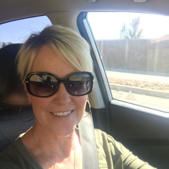 Profile Picture of Celeste Fitzhugh (@cjfitzu) on Poshmark
