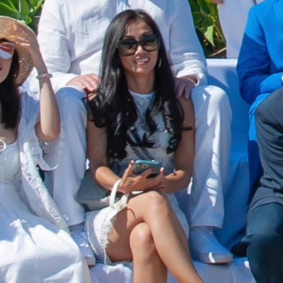 Profile Picture of Nguyen Annie (@nguyen_annie) on Poshmark