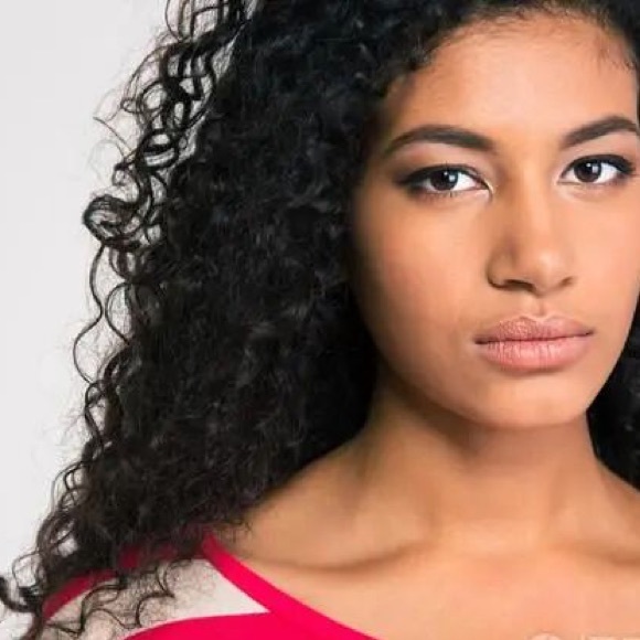 Profile Picture of Hende Dershowitz (@hendedershowitz) on Poshmark