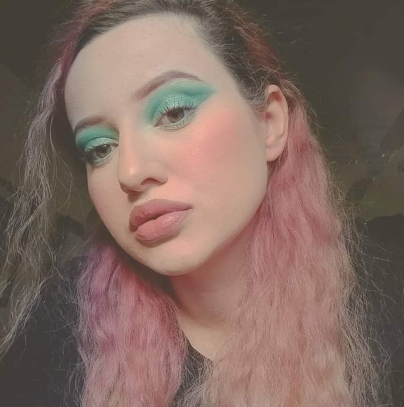 Profile Picture of Jasmine Pedde (@jasminepedde) on Poshmark