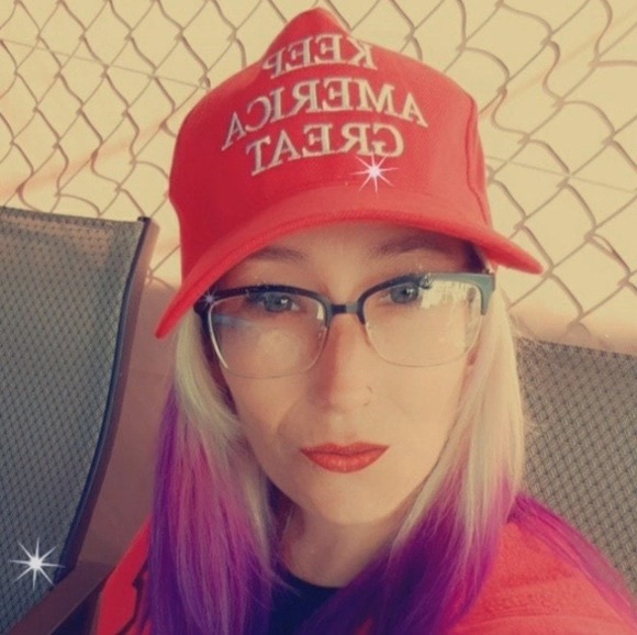 Profile Picture of Savannah Perry (@savannah0515) on Poshmark