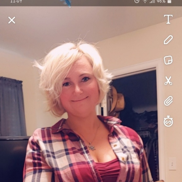 Profile Picture of Sonya Dunbar (@sonyadunbar) on Poshmark