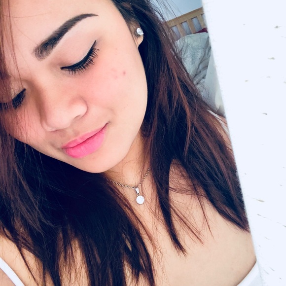 Profile Picture of Ana Romero (@anatheia) on Poshmark
