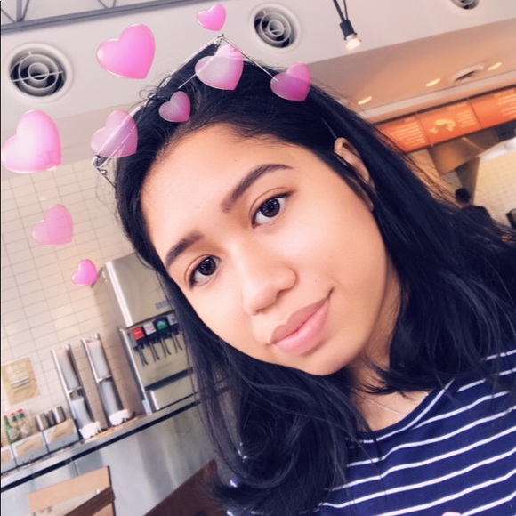 Profile Picture of Marvelyn Abigail (@mrvlyn) on Poshmark